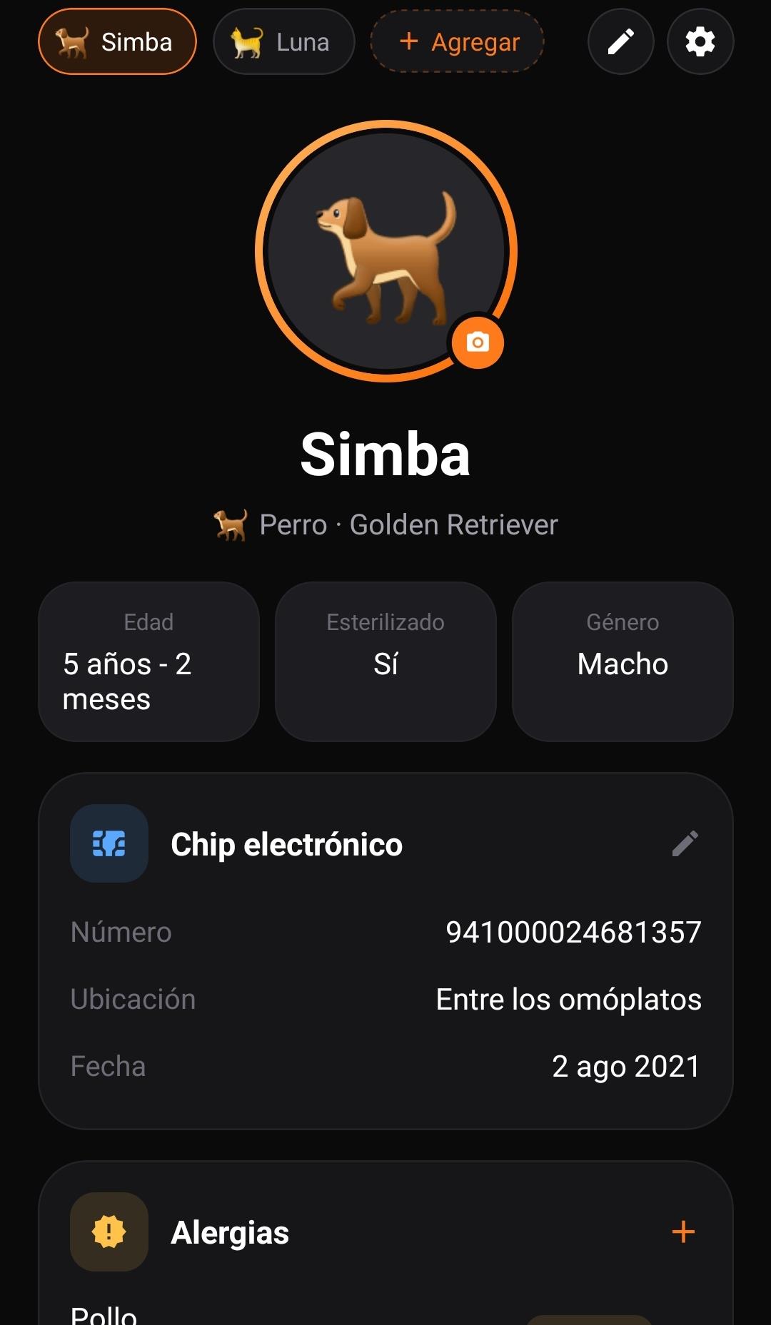 Perfil de una mascota en la app Cuidatumascota: foto, edad, peso, chip y alergias